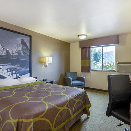 Super 8 By Wyndham Butte Mt Motel Ngoại thất bức ảnh