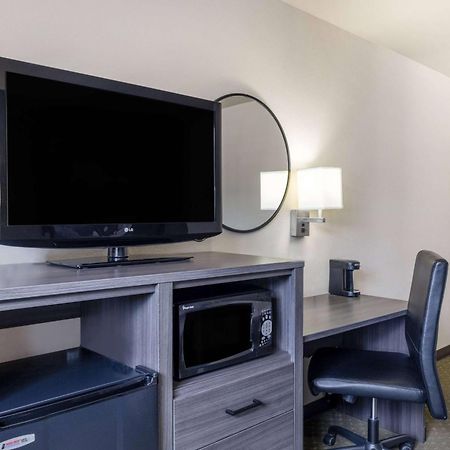 Super 8 By Wyndham Butte Mt Motel Ngoại thất bức ảnh
