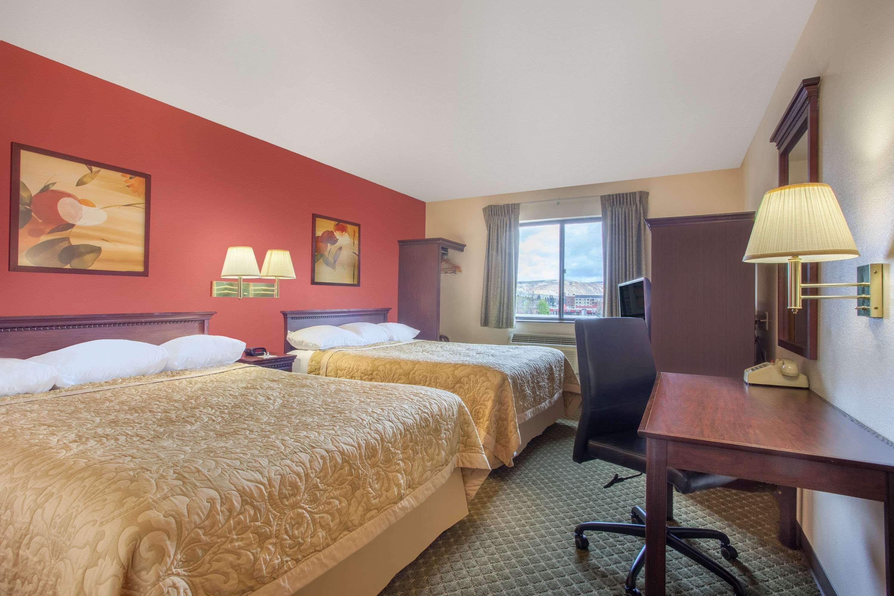 Super 8 By Wyndham Butte Mt Motel Ngoại thất bức ảnh