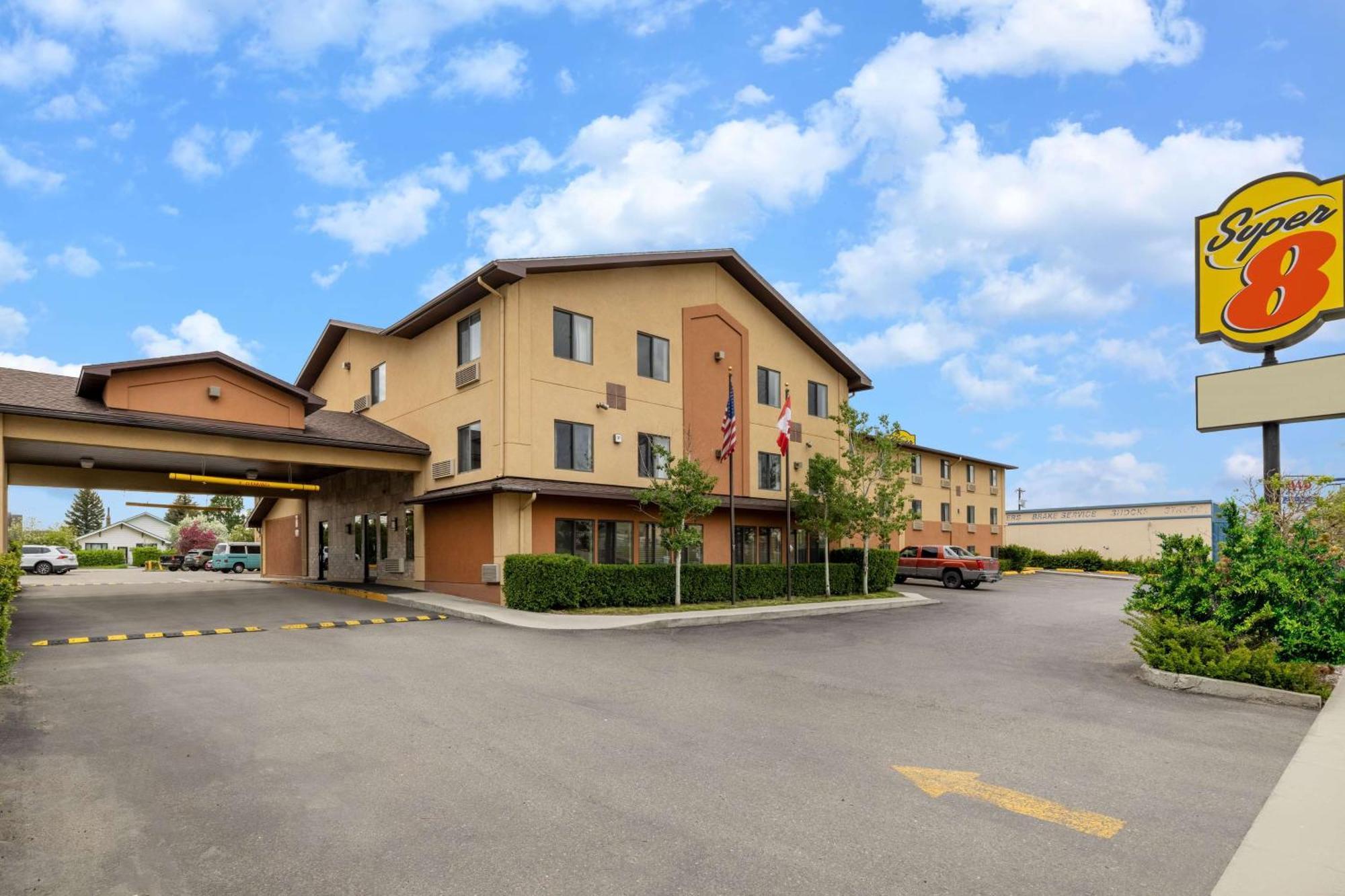 Super 8 By Wyndham Butte Mt Motel Ngoại thất bức ảnh