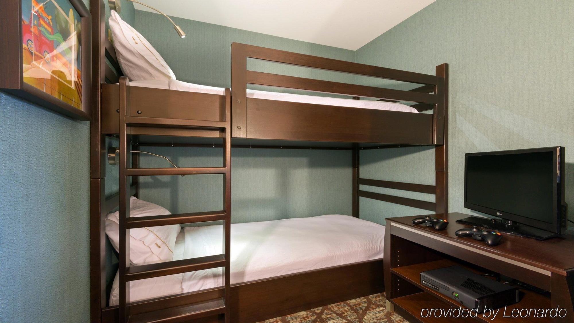 Super 8 By Wyndham Butte Mt Motel Ngoại thất bức ảnh