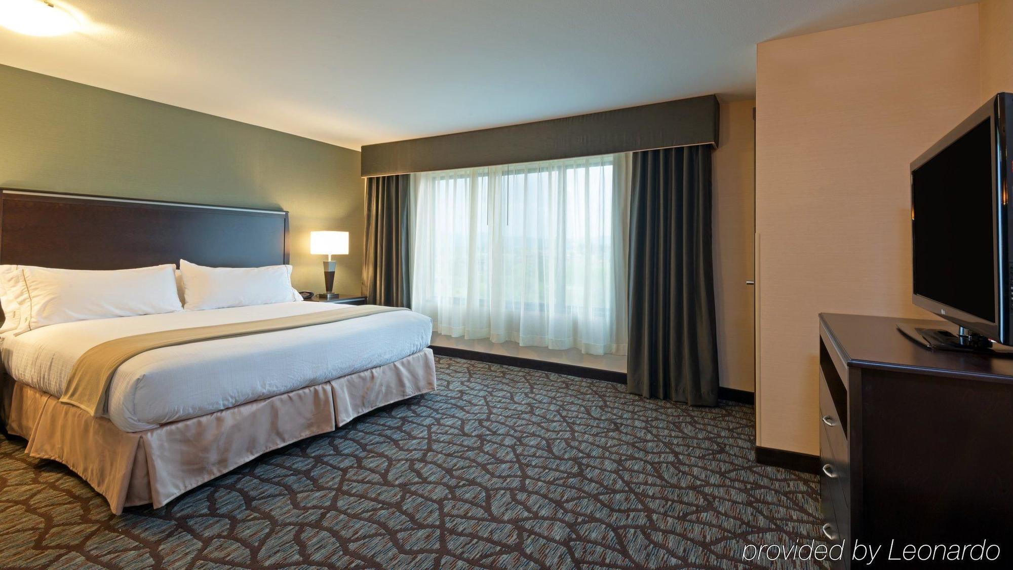 Super 8 By Wyndham Butte Mt Motel Ngoại thất bức ảnh